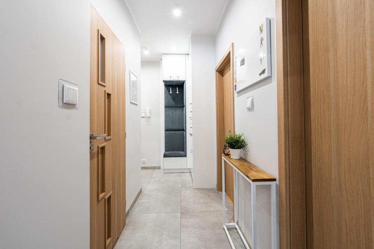 Apartment Bluebird Katowice Near Spodek Mck & City Center Bagian luar foto